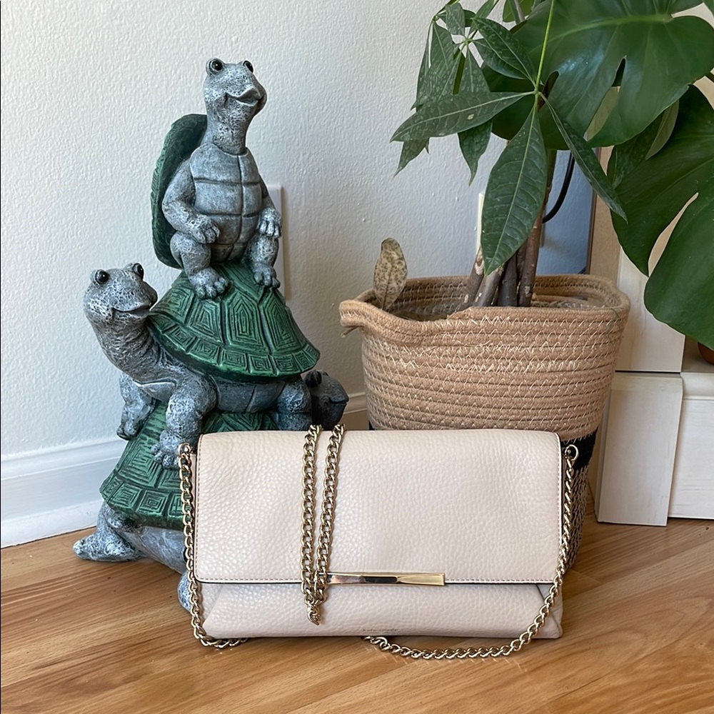 🔥KATE SPADE🔥Cream/neutral pebble leather + 2-way purse >> gold chain removable
